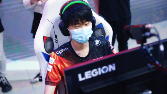 个人化外交 个人化外交